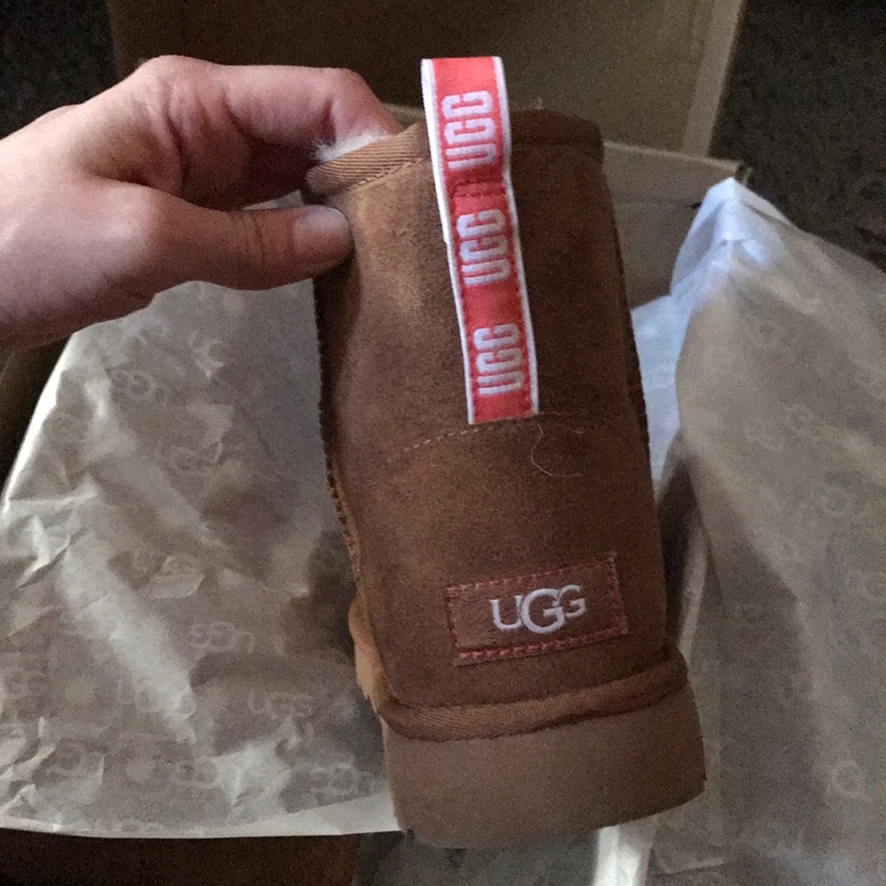 Ugg mini chestnut